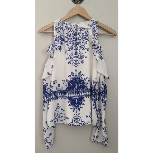 Lovers + Friends Cold Shoulder Ruffle Blouse - Picture 4 of 9